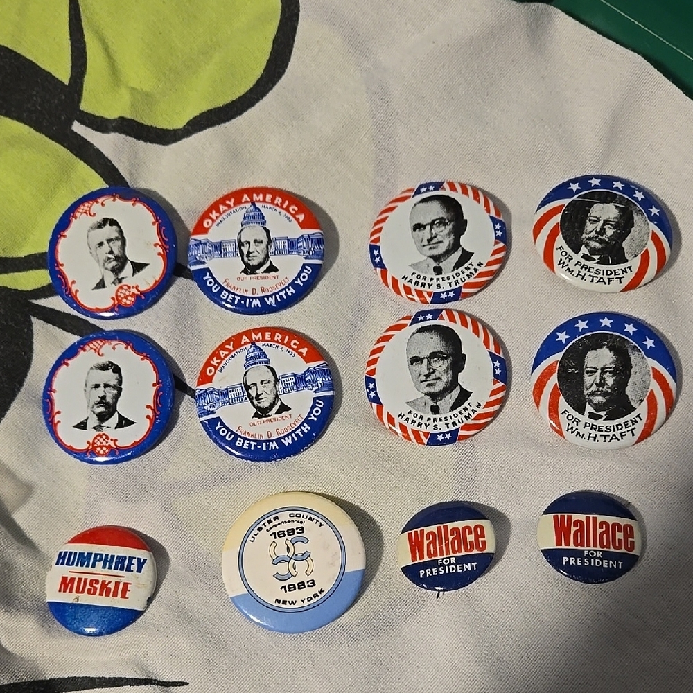 Vintage Political Campaign Buttons Sold As A Lot 70s 80s 90s